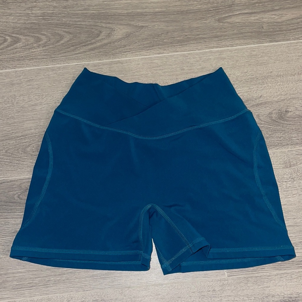 Alphalete Surface Crossover Shorts